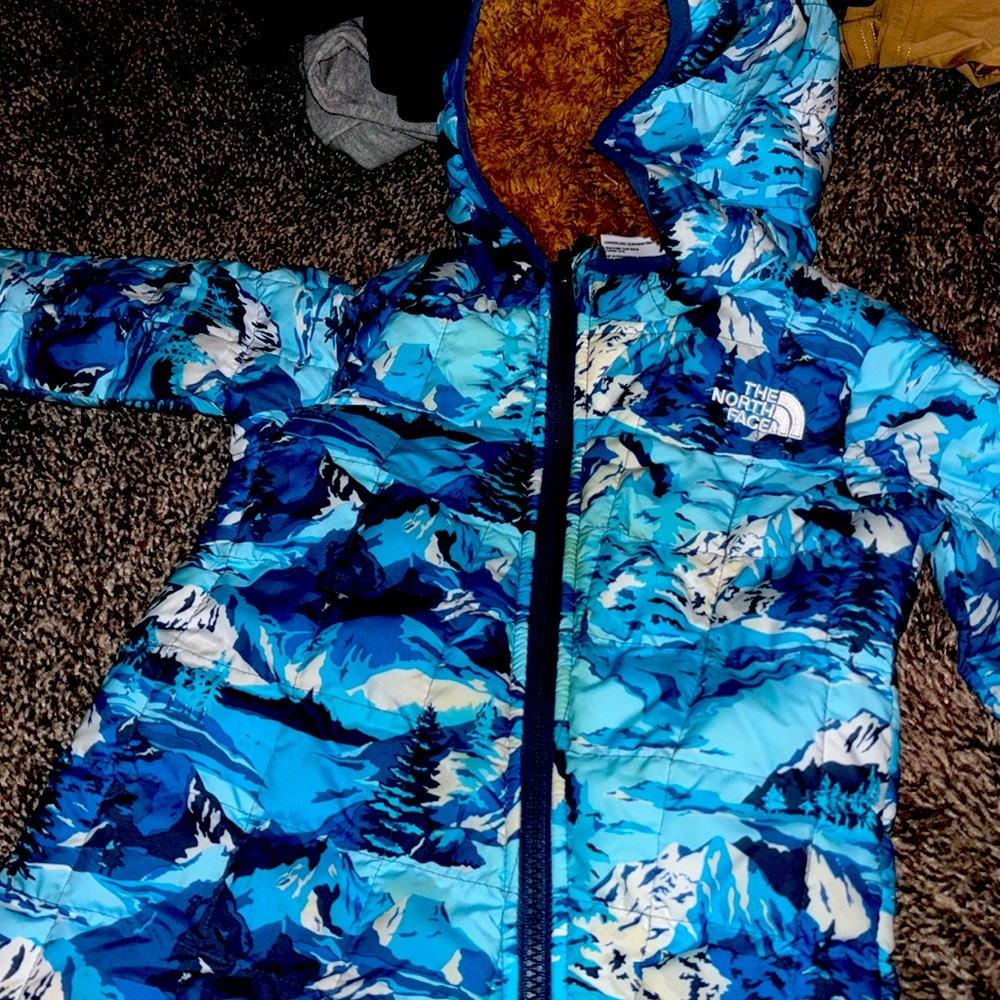 One piece Northface snowsuit never worn